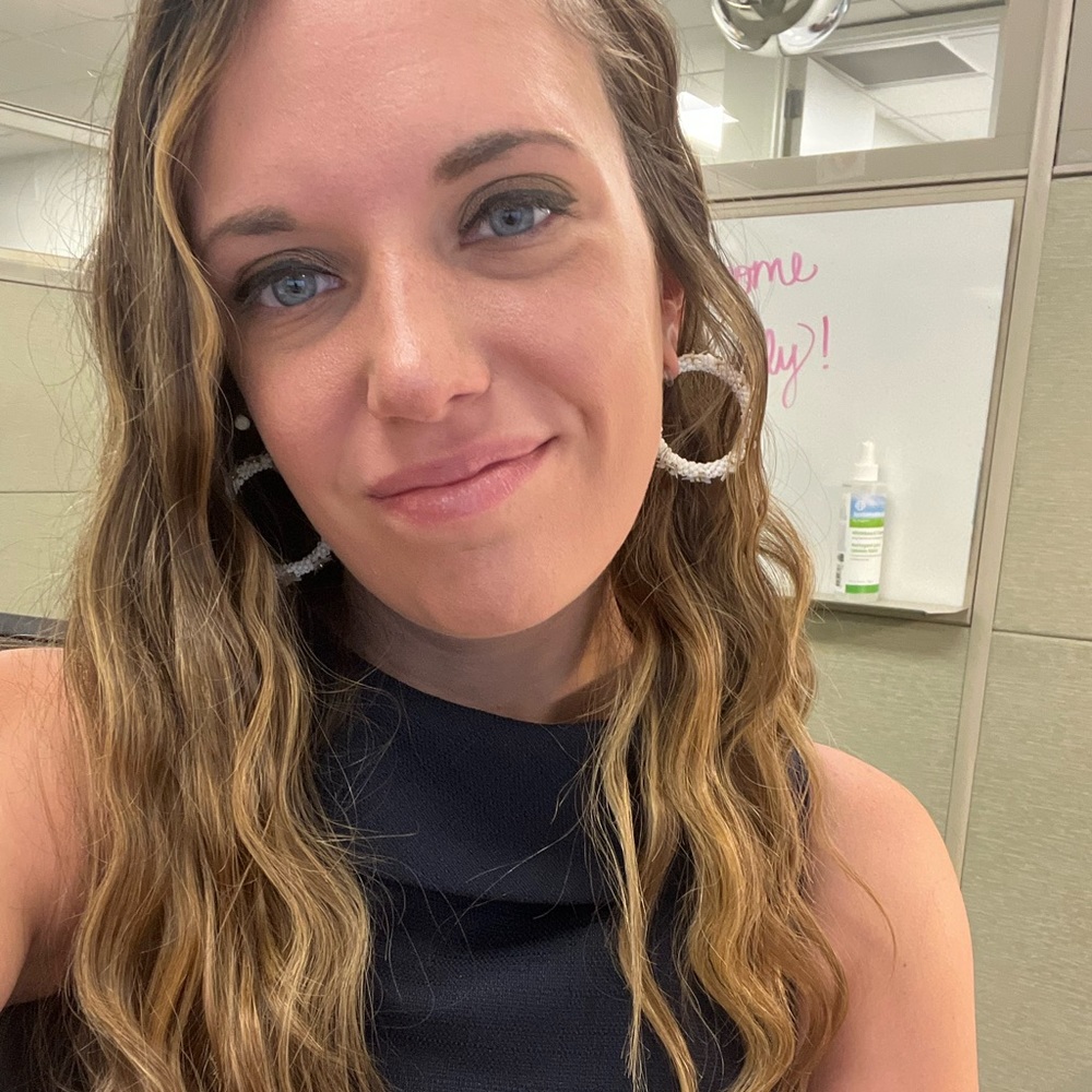 Meet your Posher, Emily